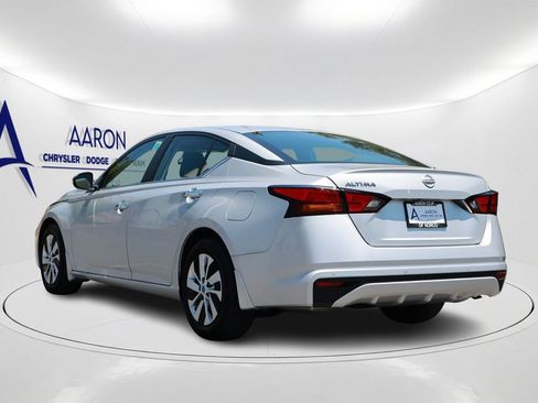 Used 2023 Nissan Altima 2.5 S FWD image 7