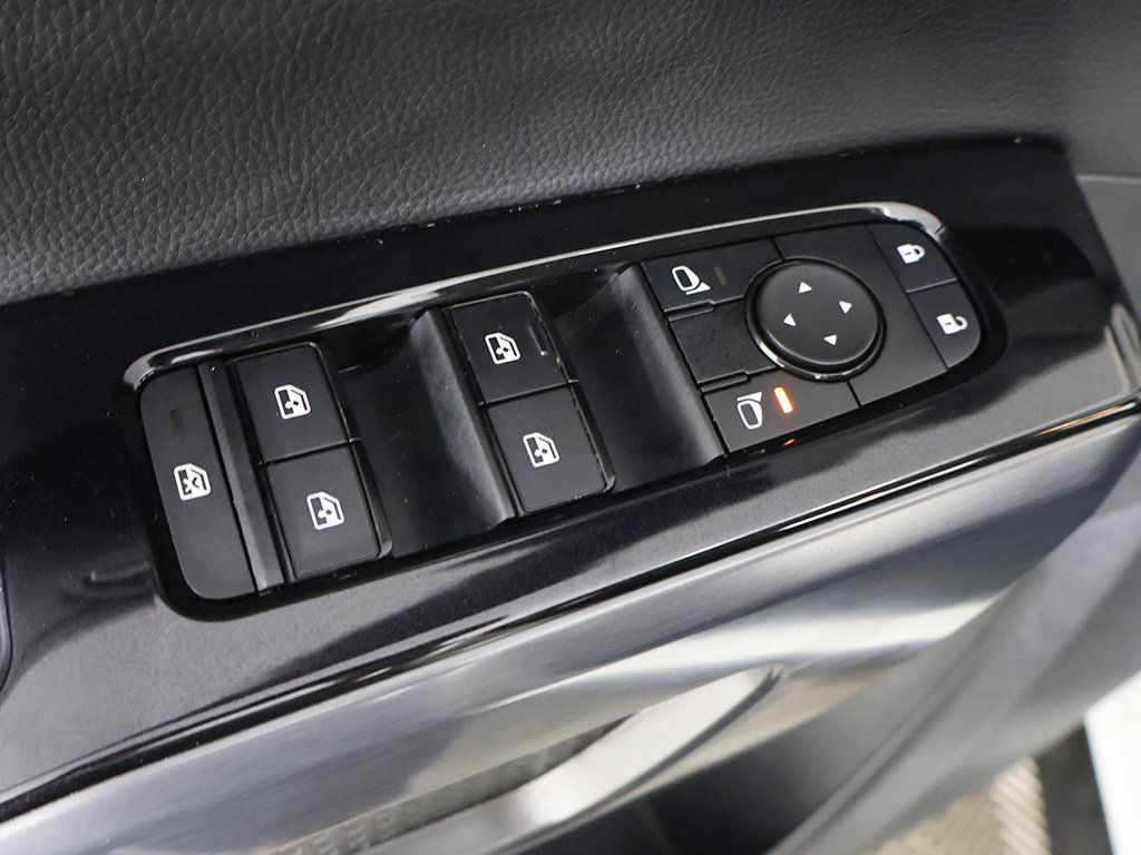 Used 2024 Nissan Pathfinder SL AWD/4WD image 38