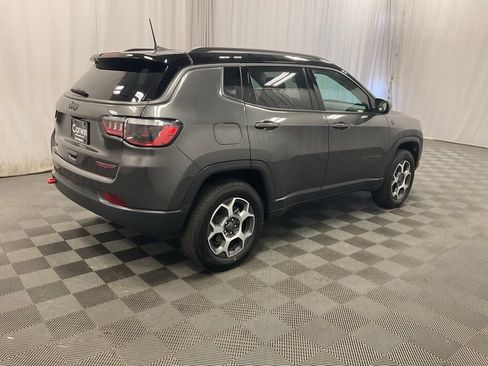Used 2022 Jeep Compass Trailhawk w/ Trailhawk Convenience Group AWD/4WD image 3