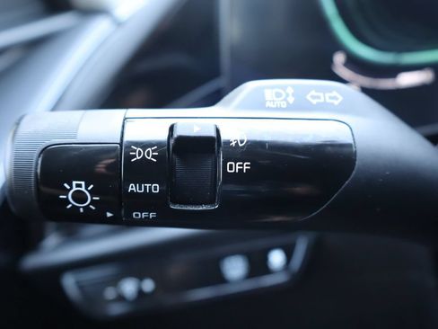 Used 2023 Kia Niro EX Touring FWD image 32