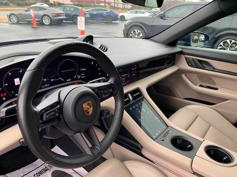 Used 2022 Porsche Taycan 4 Cross Turismo image 17