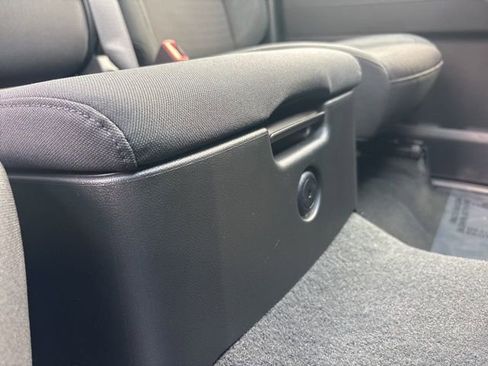 Used 2022 Chevrolet Silverado 1500 LT image 15