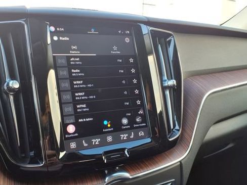 Used 2023 Volvo XC60 B5 Plus image 26