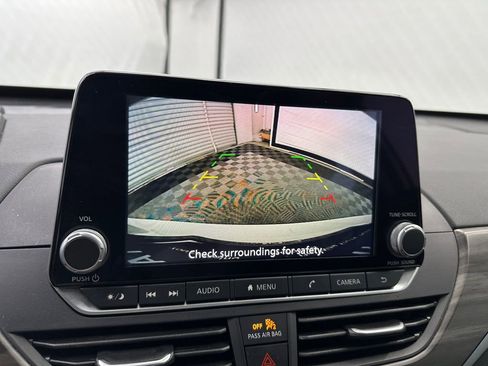 Used 2025 Nissan Altima 2.5 SV image 28