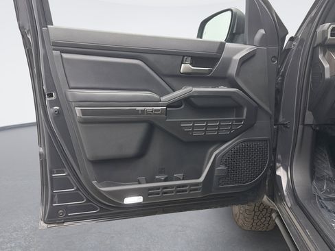 Used 2024 Toyota Tacoma TRD Off-Road image 9