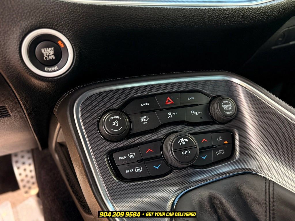 Used 2016 Dodge Challenger R/T Scat Pack w/ Leather Interior Group RWD image 19