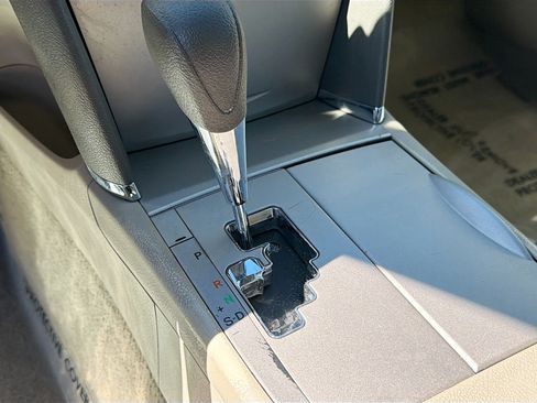 Used 2010 Toyota Camry LE image 26