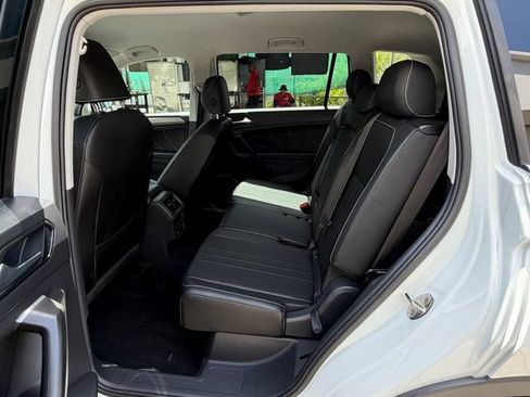 Certified 2024 Volkswagen Tiguan SE FWD image 14
