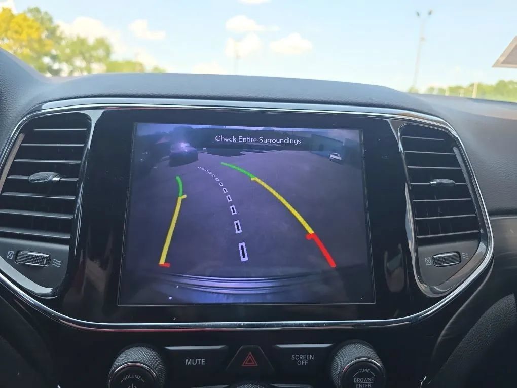 Used 2019 Jeep Grand Cherokee Altitude AWD/4WD image 33