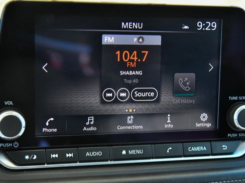 Used 2025 Nissan Rogue SV AWD/4WD image 19
