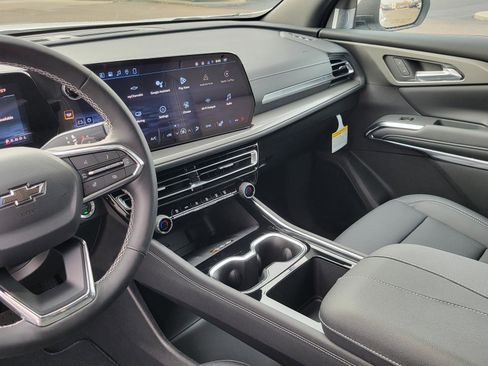 New 2026 Chevrolet Traverse LT w/ Midnight/Sport Edition FWD image 18