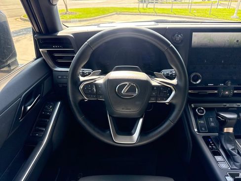 Used 2025 Lexus GX 550 w/ Accessory Package (Z1) AWD/4WD image 19