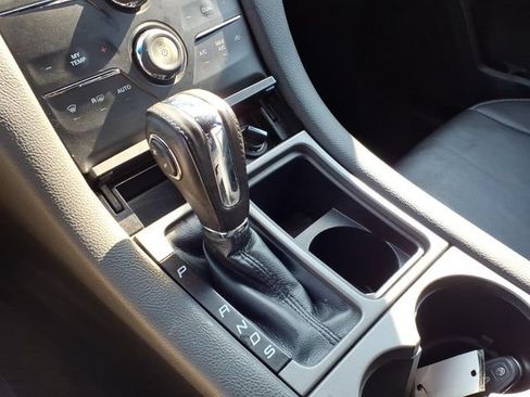 Used 2019 Ford Taurus SEL w/ Equipment Group 201A FWD image 26