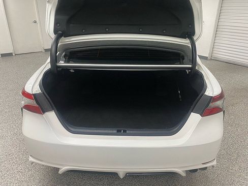 Used 2021 Toyota Camry SE image 13