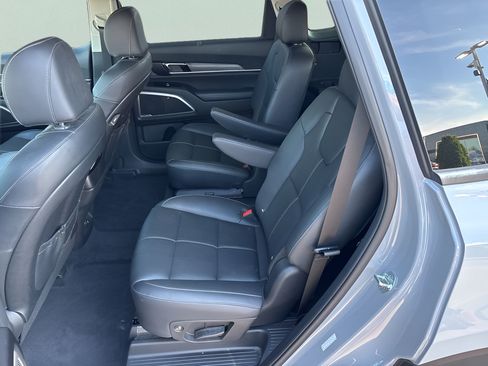 Used 2022 Kia Telluride EX w/ EX Premium Package AWD/4WD image 10