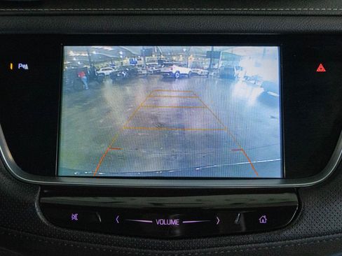Used 2018 Cadillac XT5 Luxury w/ Driver Awareness Package FWD image 7