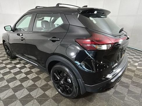 Used 2024 Nissan Kicks SR w/ SR Premium Package FWD image 4