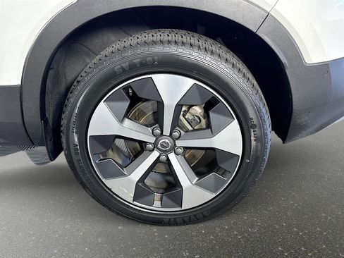 Used 2023 Volvo XC40 B4 Plus w/ Driver Assist Package image 33