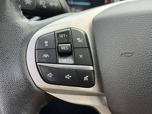 Used 2021 Ford Explorer Limited w/ Equipment Group 301A AWD/4WD image 20