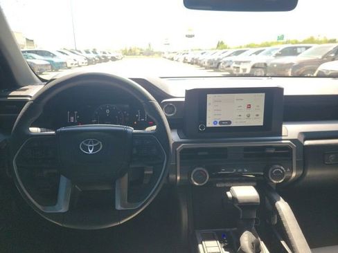 Used 2025 Toyota 4Runner SR5 image 3