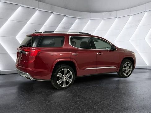 Used 2019 GMC Acadia Denali w/ Technology Package FWD image 4