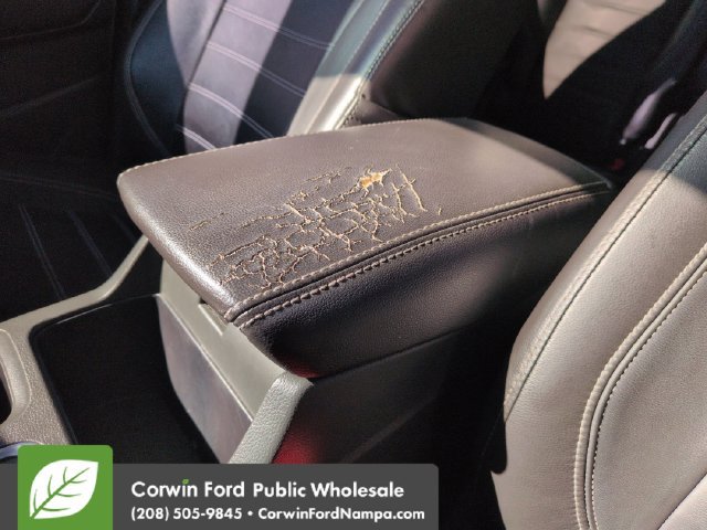 Used 2017 Ford Escape Titanium AWD/4WD image 19