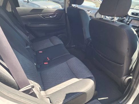 Used 2017 Nissan Rogue SV w/ SV Premium Package AWD/4WD image 14