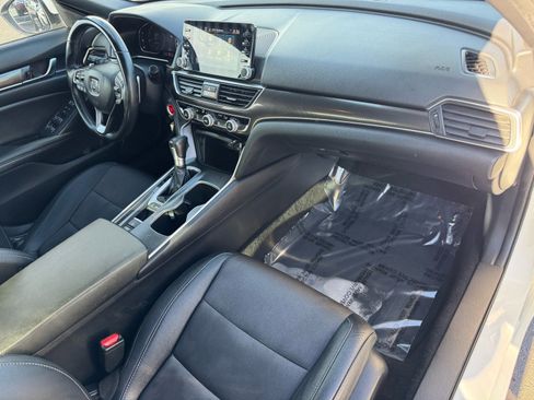 Used 2019 Honda Accord Sport image 13