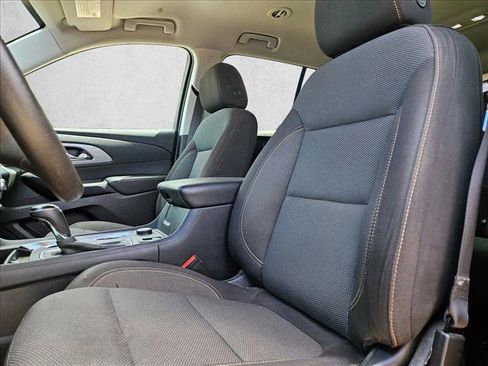 Used 2020 Chevrolet Traverse LS FWD image 11