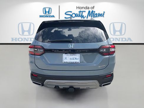 Used 2024 Honda Pilot Touring image 6