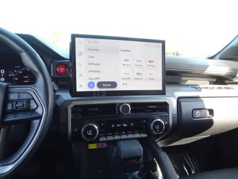 Used 2024 Toyota Tacoma TRD Off-Road image 27