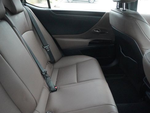 Used 2025 Lexus ES 350 w/ Premium Package FWD image 12
