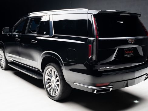 Used 2024 Cadillac Escalade ESV Premium Luxury RWD image 24