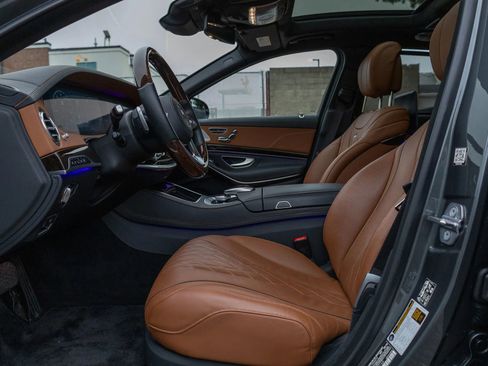 Used 2018 Mercedes-Benz Maybach S 560 4MATIC image 38