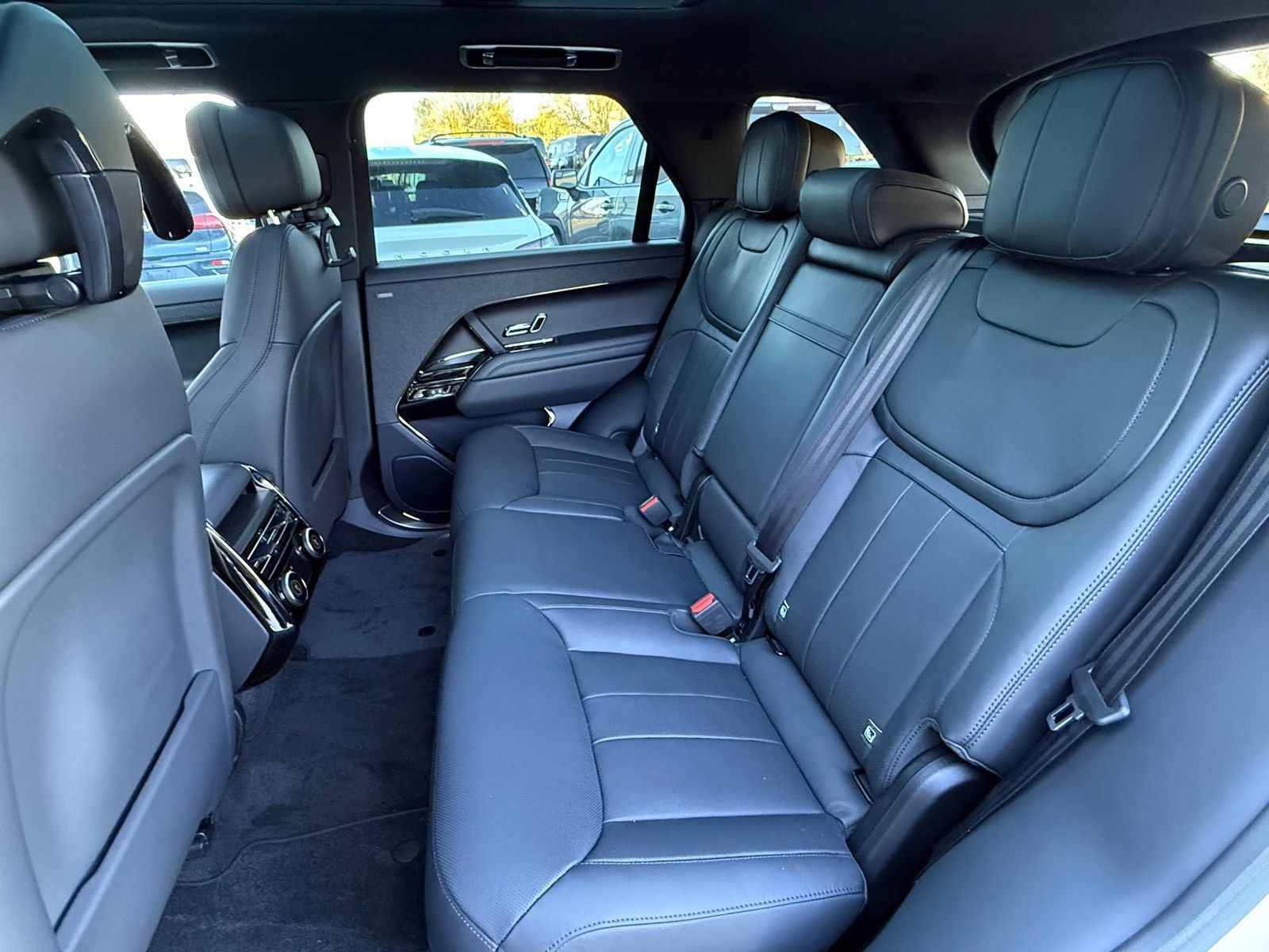 New 2025 Land Rover Range Rover Sport Dynamic SE AWD/4WD image 15