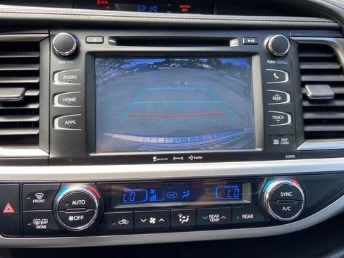 Used 2019 Toyota Highlander SE w/ Protection Package #3 AWD/4WD image 22