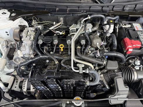 Used 2025 Nissan Altima 2.5 SV FWD image 33