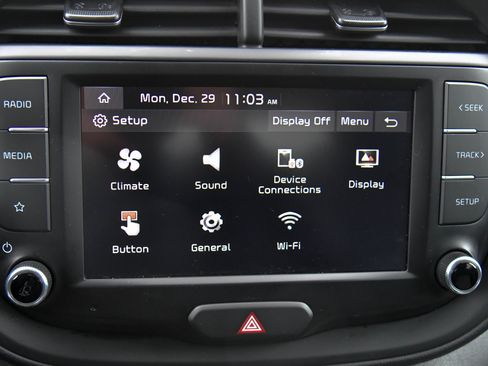 Used 2024 Kia Soul LX w/ Option Group 015 image 18