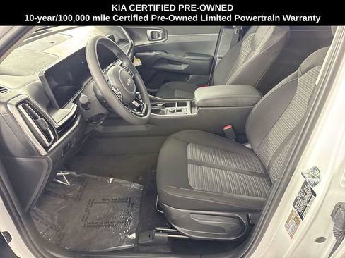 Certified 2025 Kia Sorento LX FWD image 4