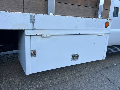 Used 2016 Ford F550 2WD Crew Cab Super Duty image 27