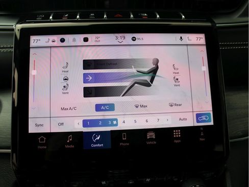 New 2025 Jeep Grand Cherokee Limited w/ Luxury Tech Group II image 18