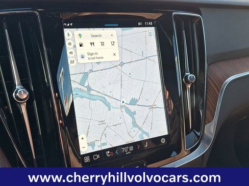 Certified 2025 Volvo V60 B5 Cross Country Plus image 19