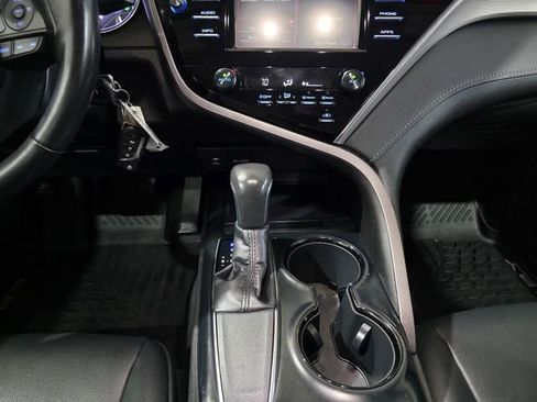 Used 2018 Toyota Camry SE image 20