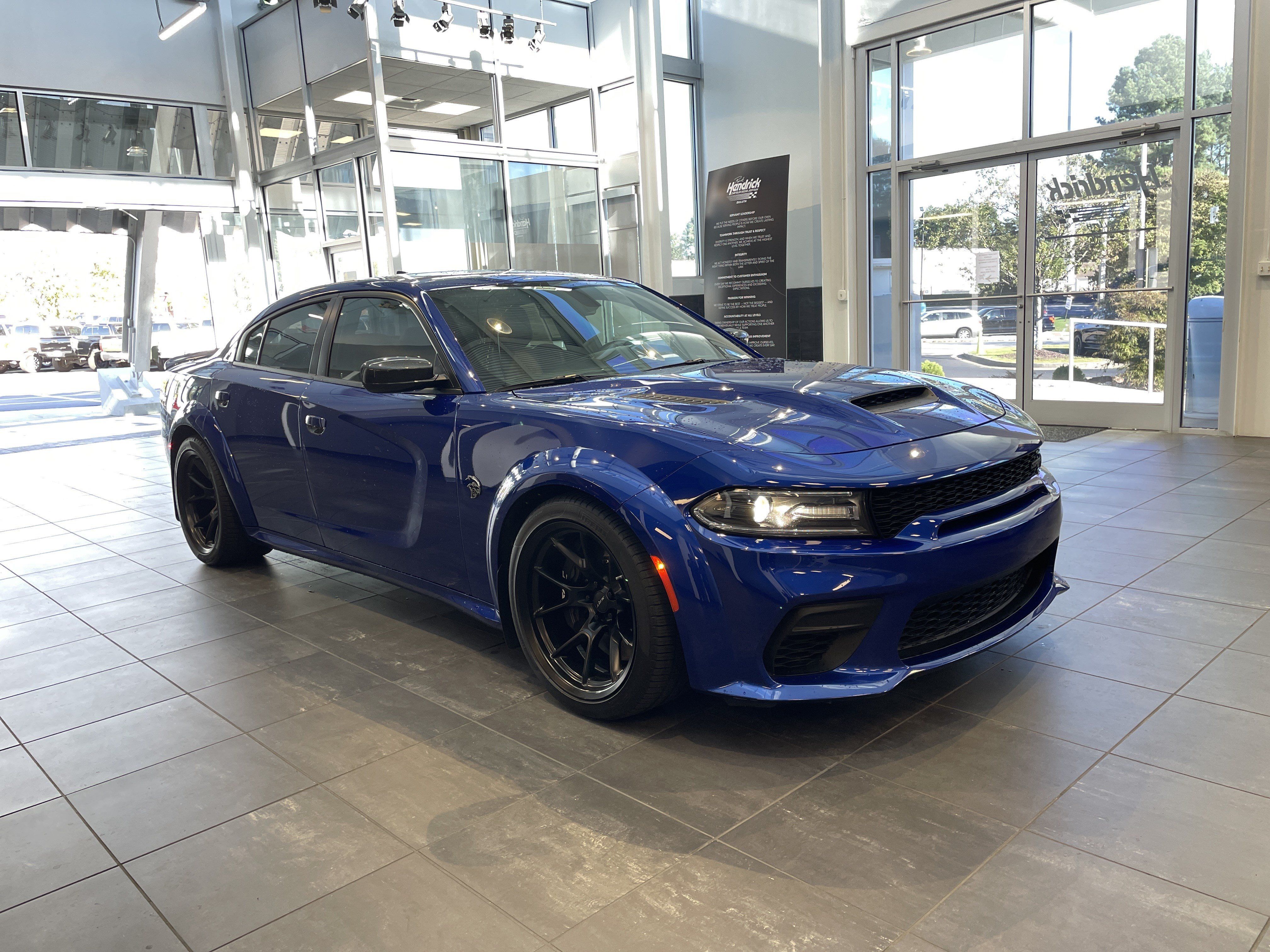 Used 2021 Dodge Charger SRT Hellcat RWD image 2