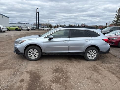 Used 2019 Subaru Outback 2.5i Premium AWD/4WD image 3
