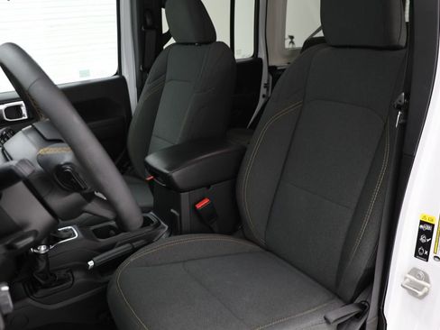Used 2024 Jeep Wrangler Unlimited AWD/4WD image 16