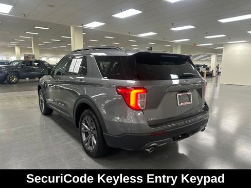 Used 2023 Ford Explorer XLT w/ Equipment Group 202A AWD/4WD image 5