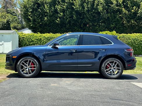 Certified 2023 Porsche Macan S AWD/4WD image 2