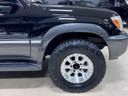 Used 2007 Toyota Land Cruiser AWD/4WD image 18