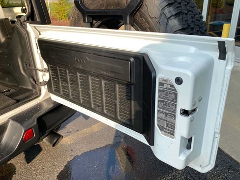 Used 2020 Jeep Wrangler Unlimited Rubicon w/ Dual Top Group AWD/4WD image 45